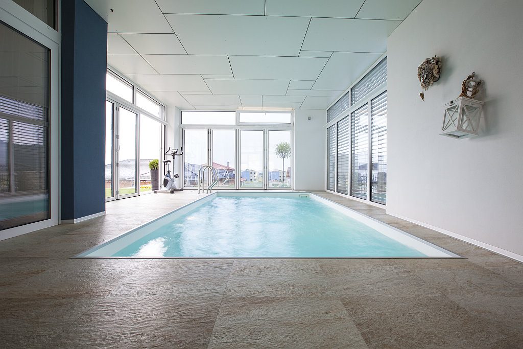Schwimmbadtechnik, Hallenbad