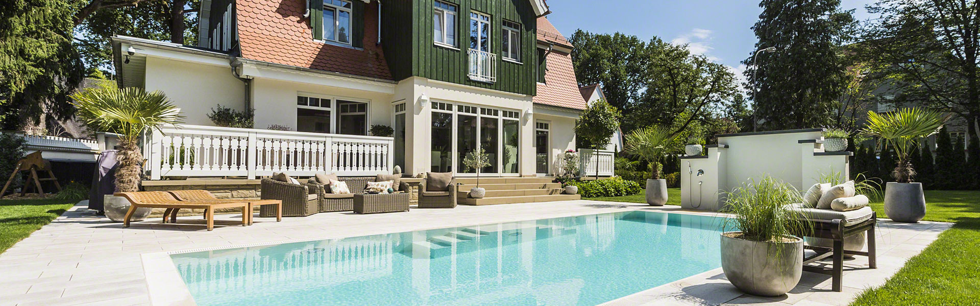 Villa mit Pool von Pro Pool im Garten