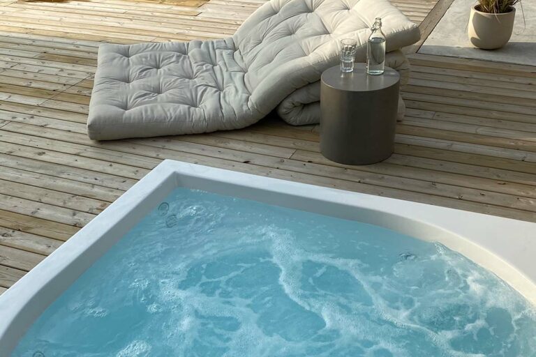 Drop whirlpool holzterasse